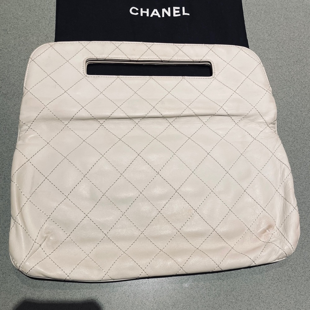 CHANEL Ivory Quilted Wristlet - Picture 2 of 12